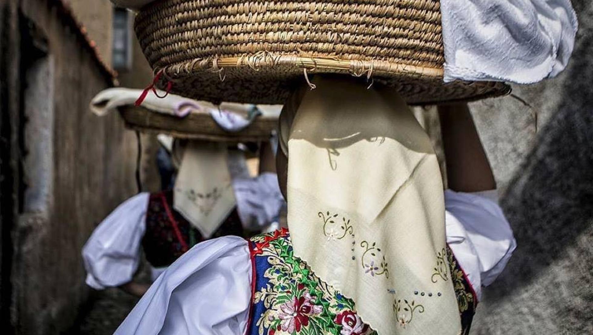 Donne in abito tradizionale - Meana Sardo
