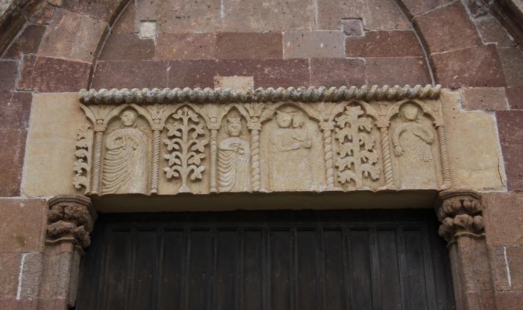 San Pietro extra muros, dettaglio facciata - Bosa