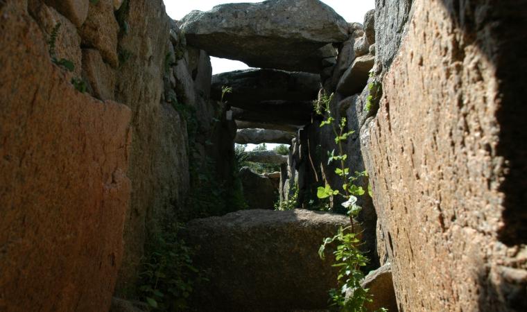 Tomba di Giganti di Coddu Vecchiu - Arzachena