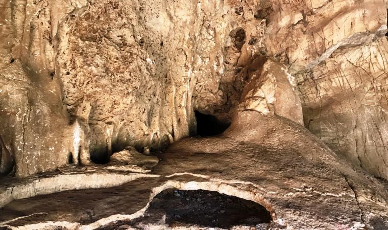 Grotta san Michele, estero - Ozieri