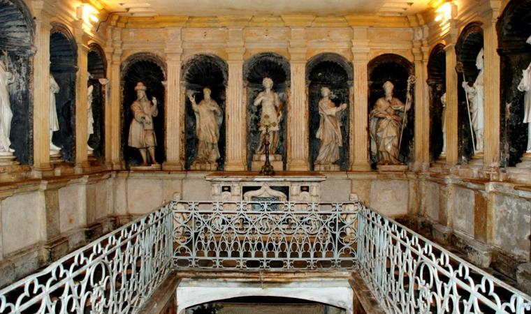 Basilica di San Gavino - Statue marmoree nell'anticripta - Porto Torres